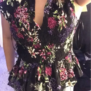 Linne - As snygg den är dock för stor aldrig använd(prislappen är kvar på)