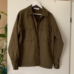 Samsøe Samsøe overshirt - S men sitter lite oversized! Jätteskönt material. Katt finns i huset 🐱