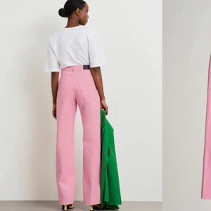 Jeans från Gina Tricot  - Oanvända rosa jeans från Gina Tricot, med tags och prislapp kvar. Nypris 499kr, säljes för 250kr. Storlek 36