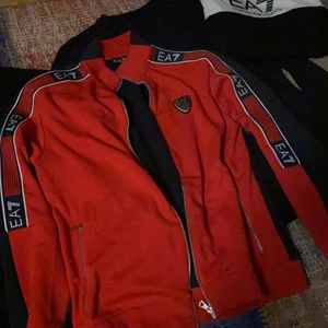 EA7 - Tröja från Armani. Ser ut Som Ny! Nypris 1300