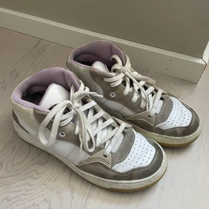 Ganni Sneakers - Säljer dessa då jag ej använder de längre! Nypris ca 2600kr