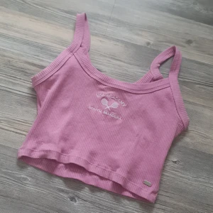 Pink tank top - Fits like an S/XS