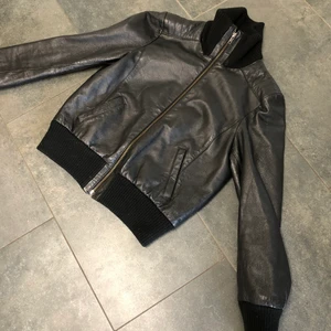 Skinnjacka 36 - Skinnjacka 36 höstjacka super fräck!