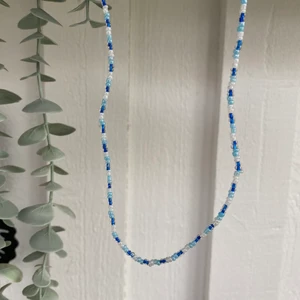 Halsband - Säljer även halsband i olika färger. Skriv gärna om du är intresserad och vilka färger du vill ha! 🦋