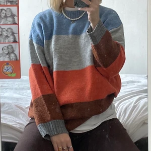 Stickad tröja? - Så mysig stickad tröja från Gina Tricot! Använd endel men i väldigt bra skick 💜 frakt tillkommer! (jag har vanligtvis strl S/36)