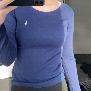 Tröja - Vanlig långärmad tröja från kidsbrandstore. Kommer inte till användning. Köparen står för frakt