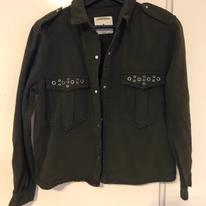 army green jacket with silver dilates Zara denim - army green jacket with silver dilates size s