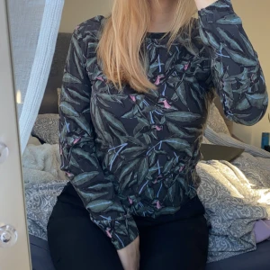 Cool tröja - En cool tröja med nice mönster från märket Object i storlek 36. Används inte av mig längre!☹️