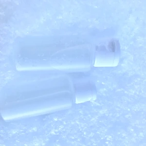 Shawty Handsprit - Shawty Handsprit innehåller handsprit på 80% bakteriedödande medel. Det är rosa glitter inuti. 