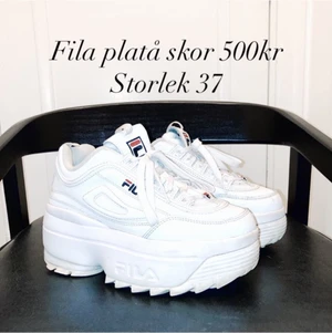 Fila platåskor  - Fila platåskor chunky, nya skosnören. Sitter som en smäck!! 