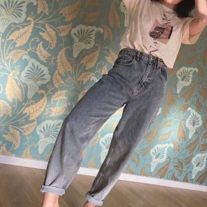 Zara jeans - Säljer för att det blev för stora för mig. 