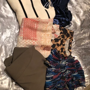 Klädpaket M - Litet klädpaket i storlek M säljes för 300kr inklusive frakt. Alla plagg är i super fint skick.