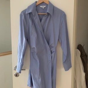 Jättefin klänning från &stories!  - Jättefin klänning från &stories, använd 1 gång! 