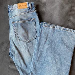 Säljer mina yoko-jeans från monki då dom är förstora! Dom är i supergott skick! Storlek 31 