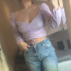 lila topp - från hm, så fin o passar till allt, strl 38 passar också 36. möts upp i sthlm💜