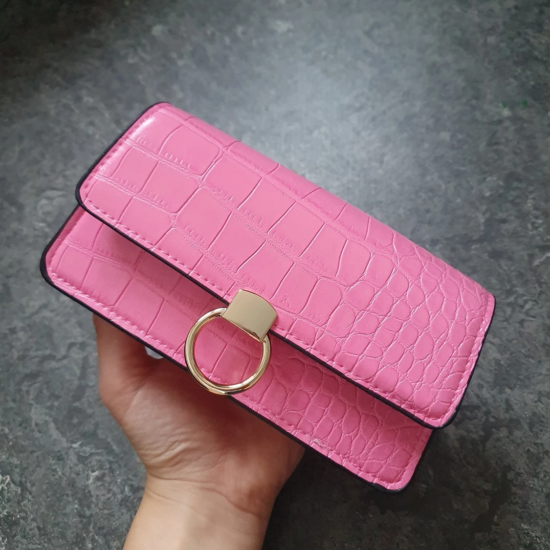 Liten väska, från H&M, oanvänd. - 90