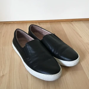 ”Vans” strl 39 - Fint skick, slip in sneakers, pris exklusive frakt