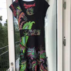 Klänning! - Ball klänning som inte kommer till användning. Köpt från desigual. Bra skick. Storlek S/M. Pris 150kr + frakt. 