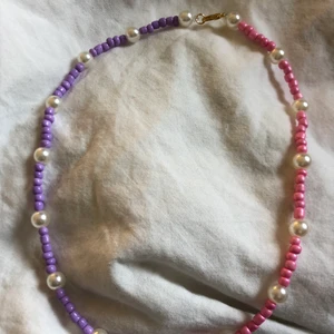 Halsband  - Halsbandet Emma☀️Man kan också få önska vilka färger man vill ha💕 30kr+ frakt!