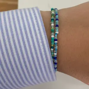 Såå fina handgjorda pärlarmband 💙 gjorda på elastisk tråd!  Följ gärna emmaaprilias på Instagram för mer fina smycken 💙