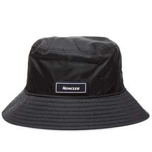 Moncler Bucket Hat - Moncler Berretto Bucket Hat, skick 8/10 inga fel, inköpt på NK för 1900:- Fri frakt eller meetup i Gbg 