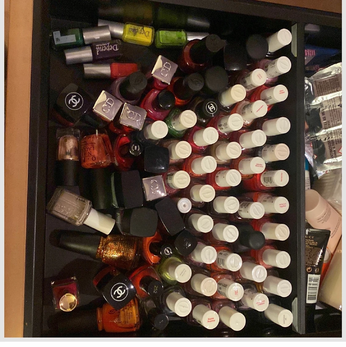 Massor med nagellack!