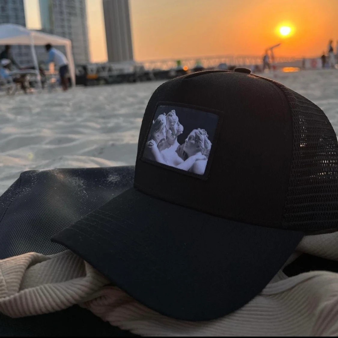 Logic UF tres gratiae  - 90