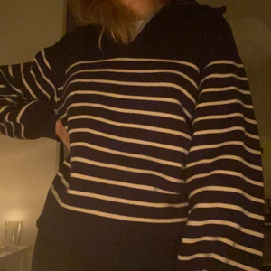 Tröja - Trendig tröja/kofta från Other stories💙💗