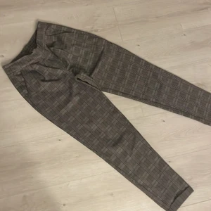 Rutiga kostymbyxor  - Fint skick, strl XS. 