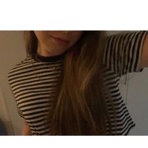 Randig topp - Denna väldigt fina oanvända topp i storlek S, köpt från Nelly. Hör av dig vid frågor eller mer bilder💞✨ PRIS+FRAKT