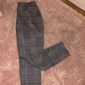 ”Kostymbyxa”  - Skriv till mig för mer information. Du väljer din egna frakt