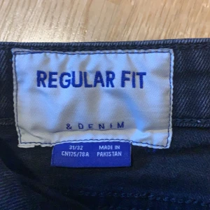 Jeans - Svarta jeans som är som nya. Inga märken på eller något smuts. 