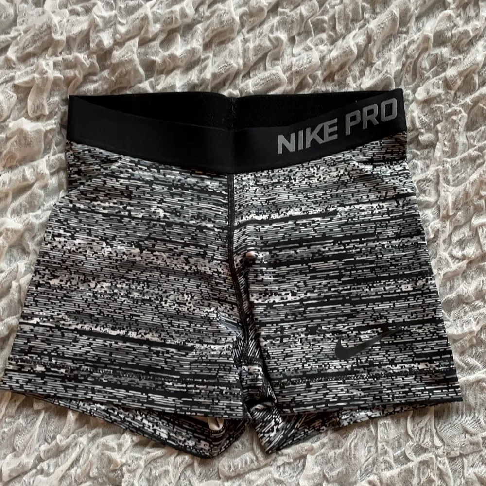 Från Nike. Shorts.