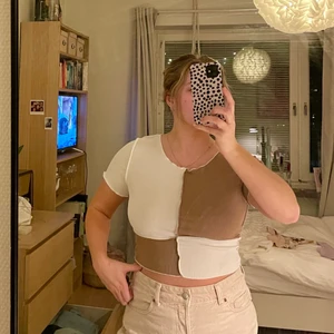 Snygg topp  - Toppen är i strl L från Shein 