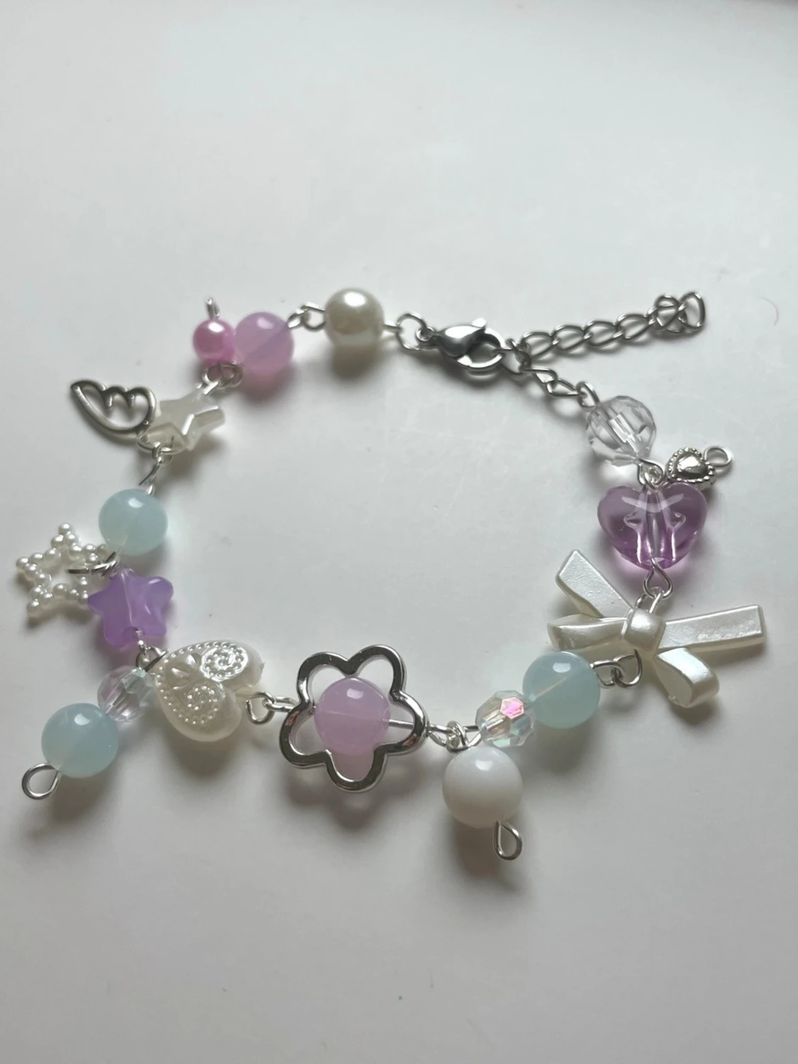 Y2k Armband med berlocker rich pärlor - 1