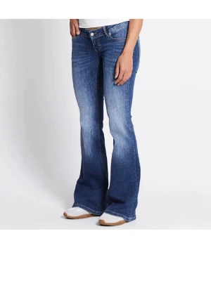 Lågmidjade jeans från lager 157 (trendiga) - Snygga lågmidjade byxor, tyvärr är dom försmå till mig, helt oanvända jeans!💗. Nytt skick, priset går att sänkas med överenskommelse ❤️