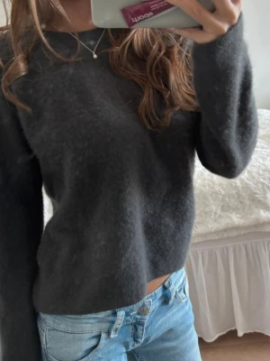 Mörkgrå samsøe samsøe  - Jättefin!! 100% Kashmir. Lägg gärna prisförslag!!💓💓