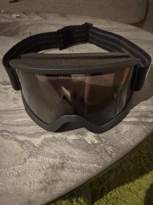 Dragon DX3 L OTG skidglasögon  - Svarta Dragon DX3 L OTG skidglasögon, ej mycket använda. De är gjorda så man kan ha på sig vanliga glasögon under dem utan problem. 