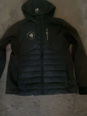 Sail racing hybrid  - Har använt den lite den har knappast nån skadda och är i bra kondition med storlek S