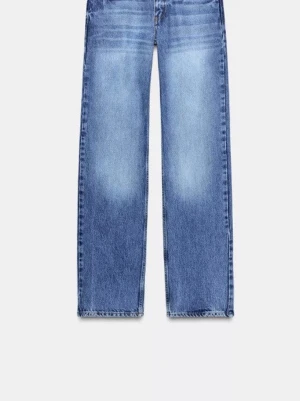 ZARA wide jeans - Blåa Zara jeans med vida ben. Aldrig använda och säljer för att de är för små i midjan. Hör av dig för fler bilder🤍