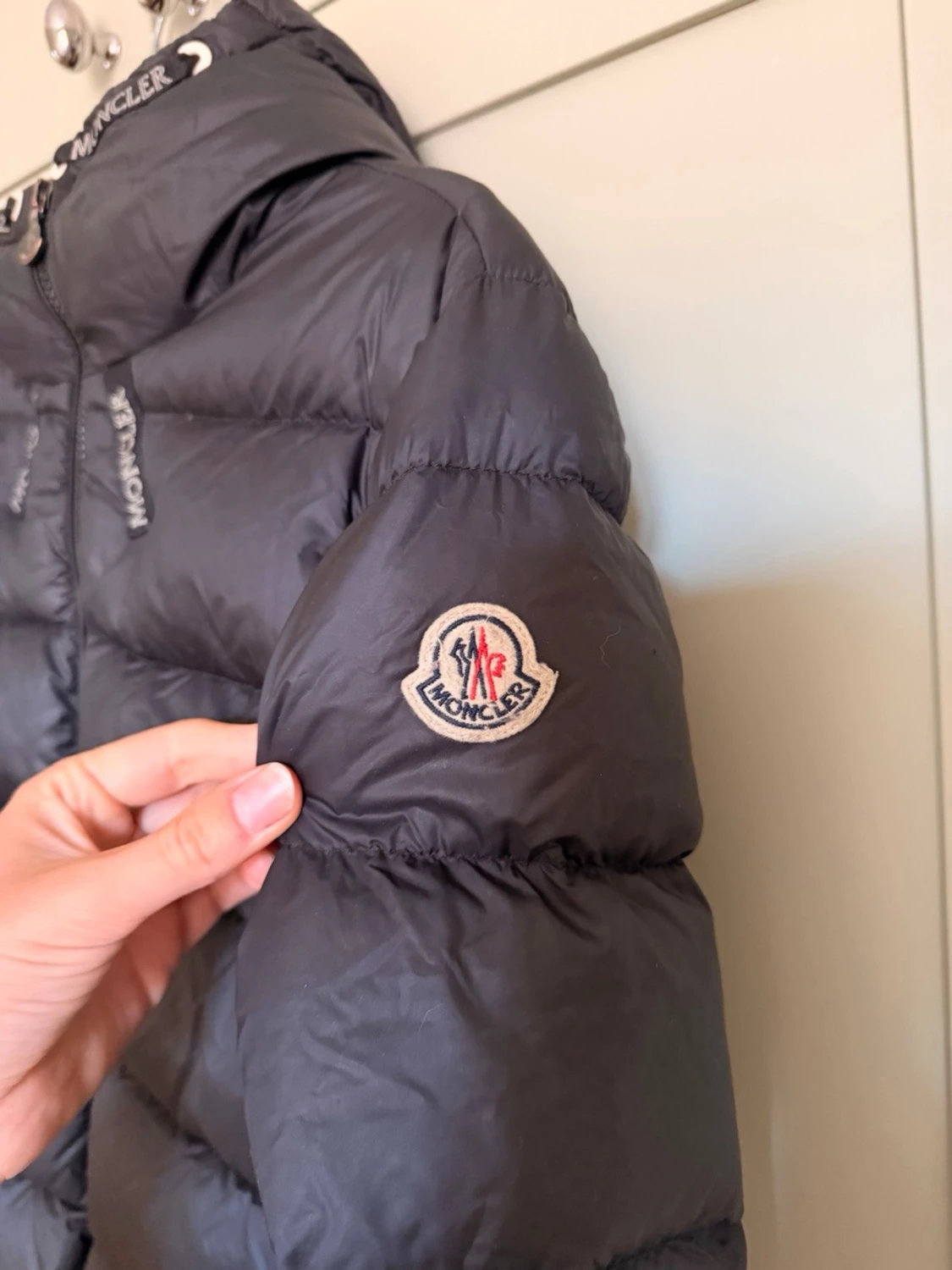 Svart dunjacka från Moncler - 1