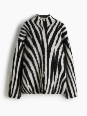 Mohair tröja  - Storlek m från H&M, köpt för 1299kr. Ny! 
