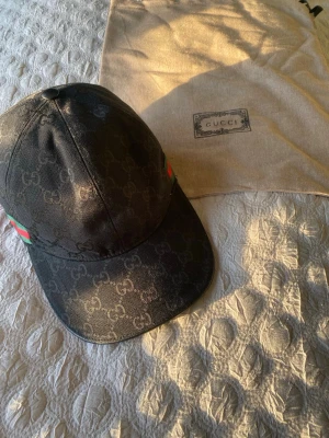 Svart GG Keps - Svart Keps storlek M