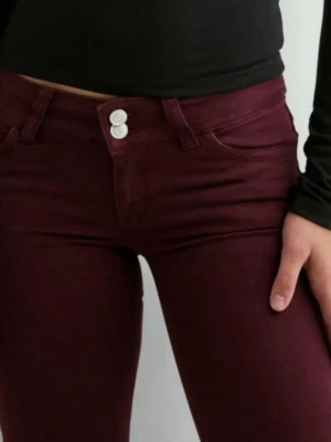 Röda jeans  - PRIS KAN DISKUTERAS!! Kom privat för egna bilder‼️Endast använda 1 gång 💓köpta för 699