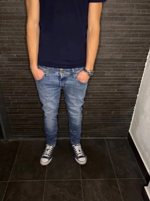 Jack & Jones jeans - Snygga jeans från Jack & Jones! Skick: 10/10! | Stl: 32/32 | nypris: 1099kr | Tveka inte att höra av er vid frågor eller prisförslag! 🤗