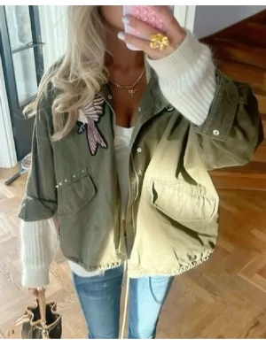 Snygg Zara jacka - Jätte snygg populär jacka ifrån Zara💕 knappt använd 