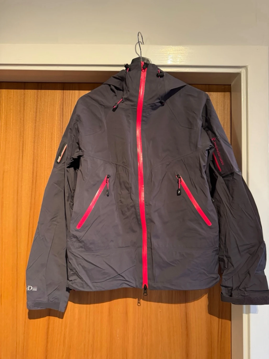 Svart skaljacka  Peak Performance M