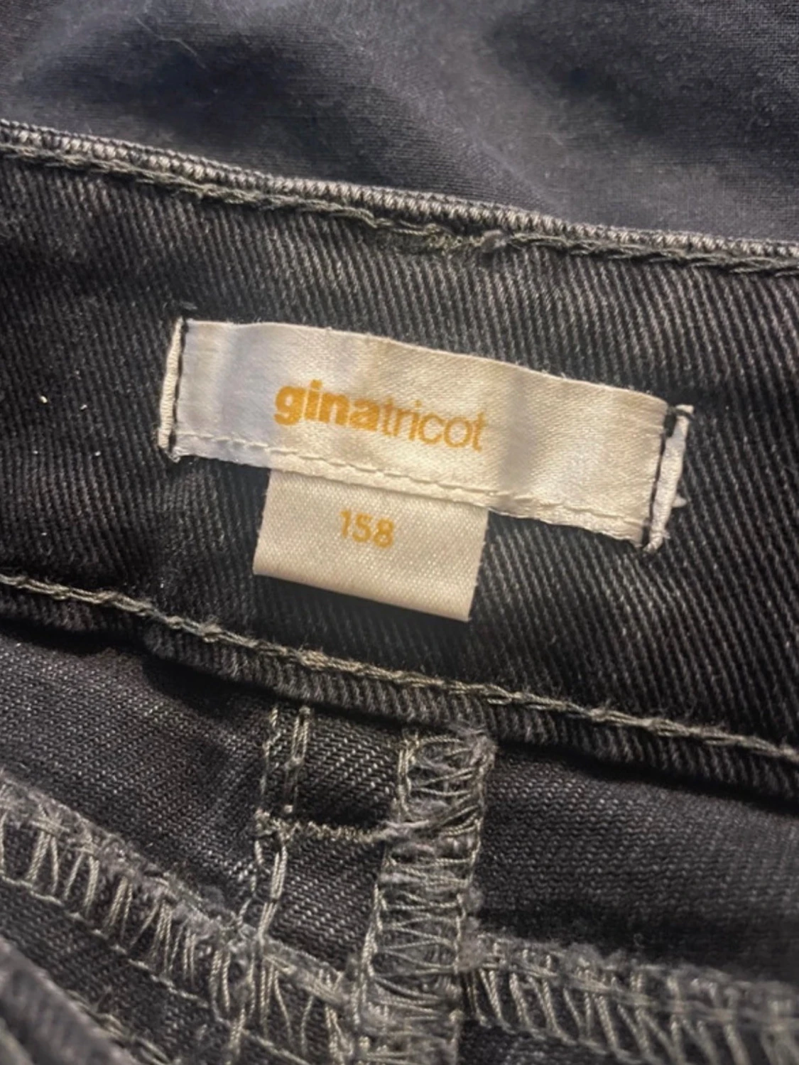 Bootcut svarta jeans från Gina Tricot - 2