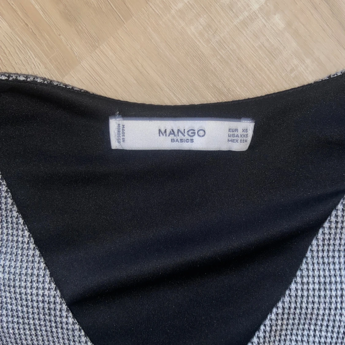 Grå omlottklänning från Mango - 3