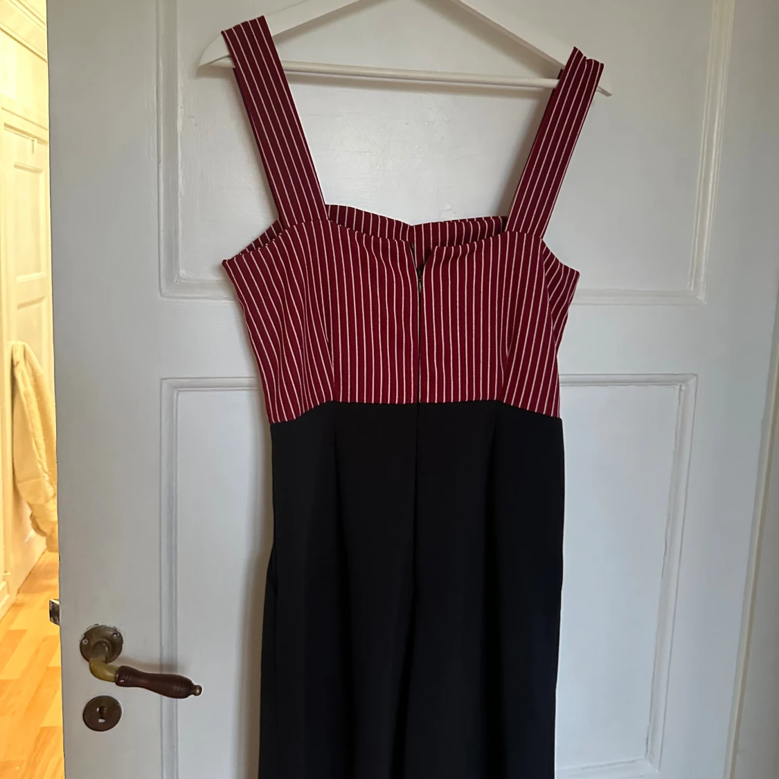 Randig jumper  med breda axelband - 1